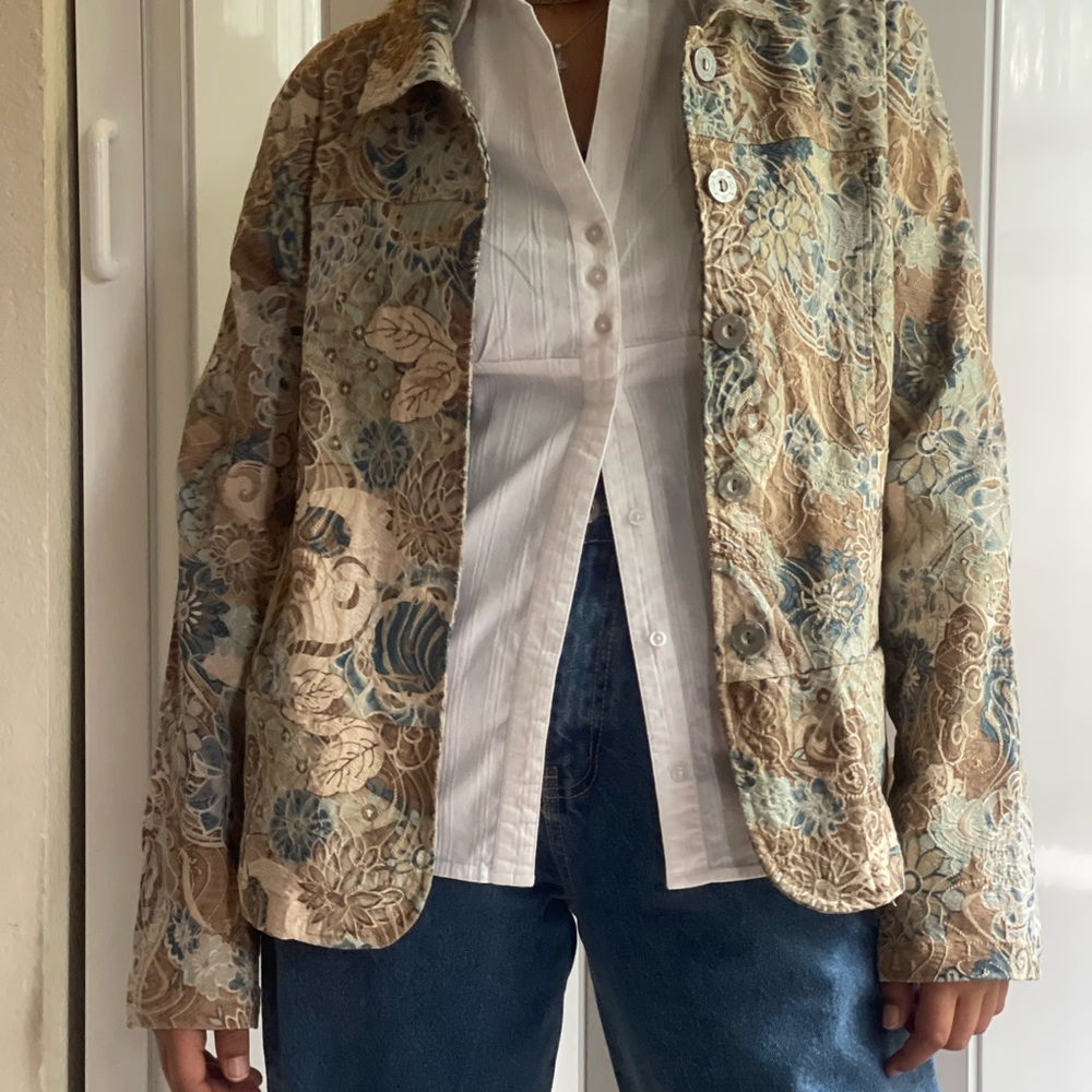 Vintage light blazer suitable for spring ✨